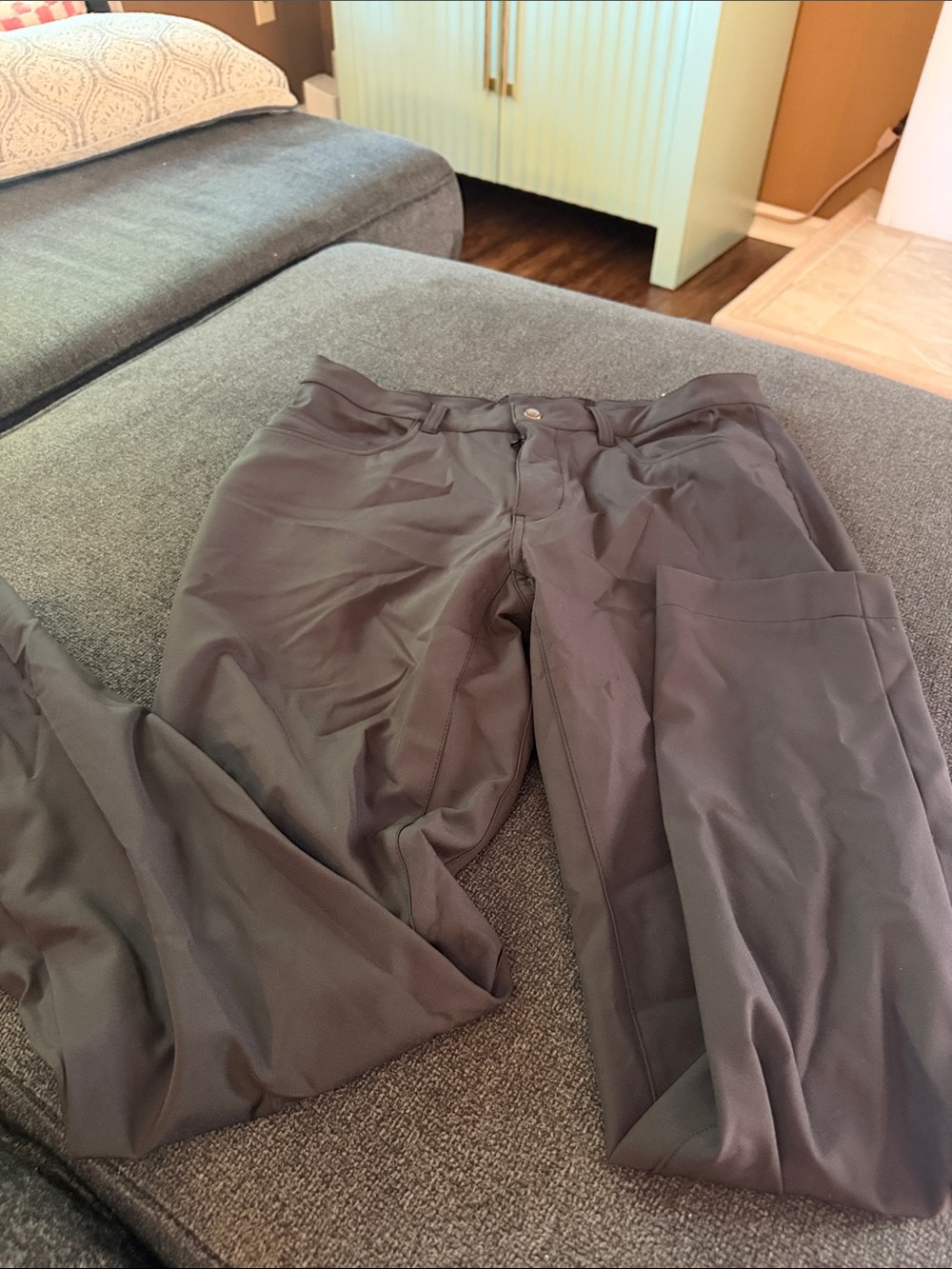 Men's Stretch Chino Pants in Dark Gray